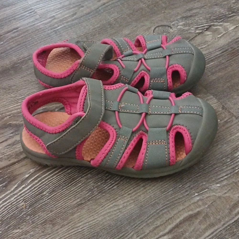 Rugged Outback sandals  Sz 10 EUC worn once